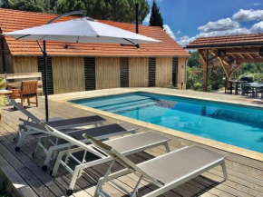 Le séchoir à tabac et sa piscine Les temps des sources